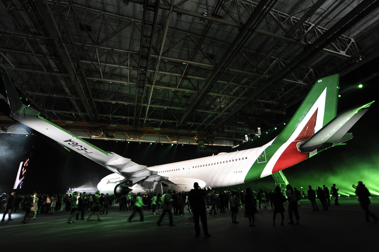 Alitalia Cabin Crew to strike over new toilet cleaning responsibilities