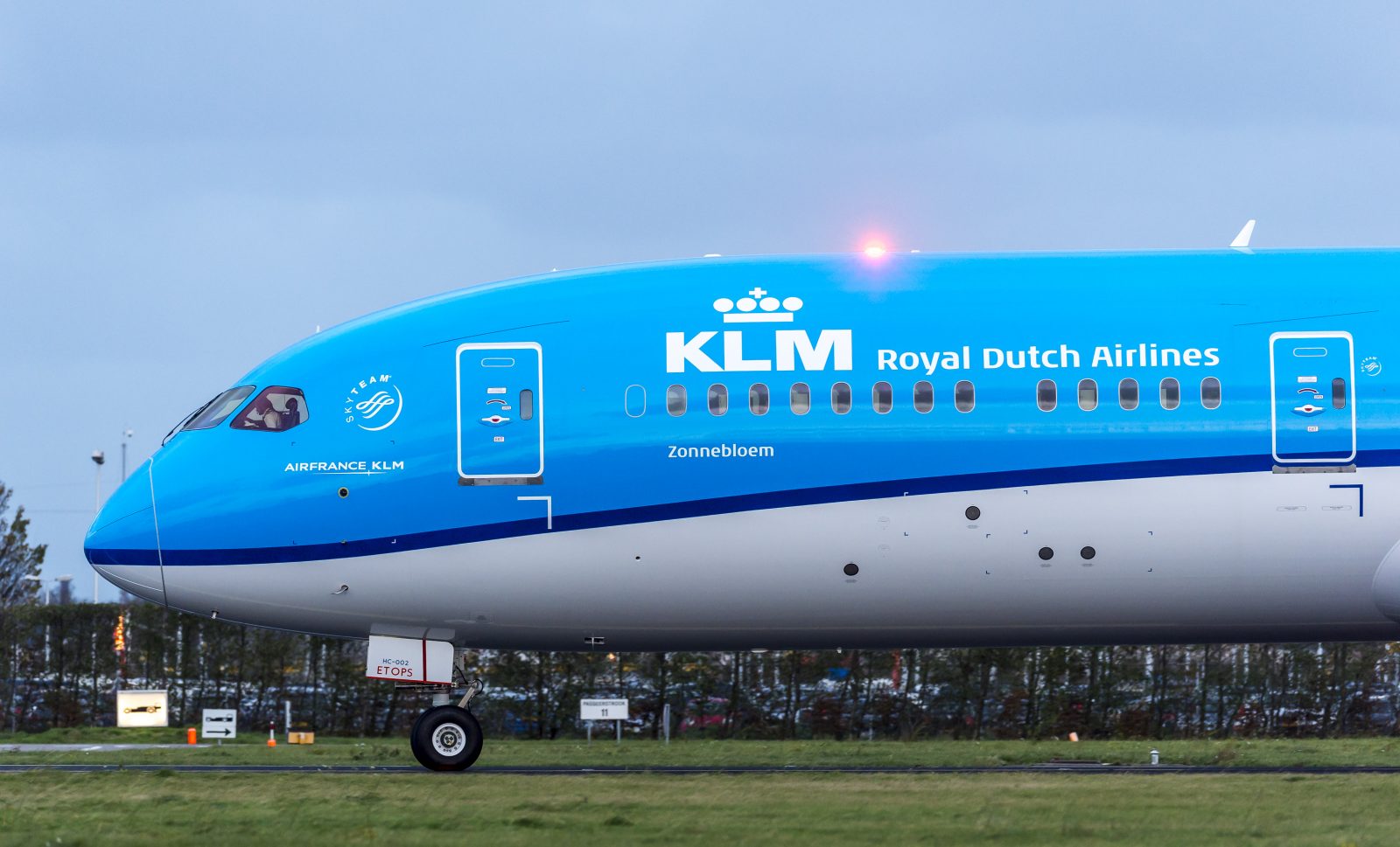 KLM Cabin Crew Are Set to Strike for 24 Hours On 08th January Unless Conditions Are MetKLM Cabin Crew Are Set to Strike for 24 Hours On 08th January Unless Conditions Are Met