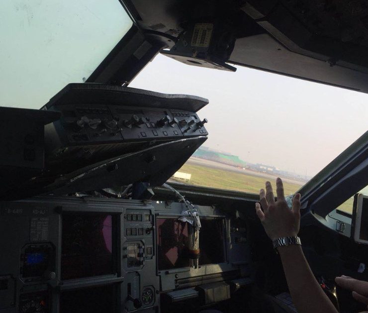 Co-Pilot and Cabin Crew Injured As Sichuan Airlines Aircraft Loses Cockpit Windshield Mid-Flight
