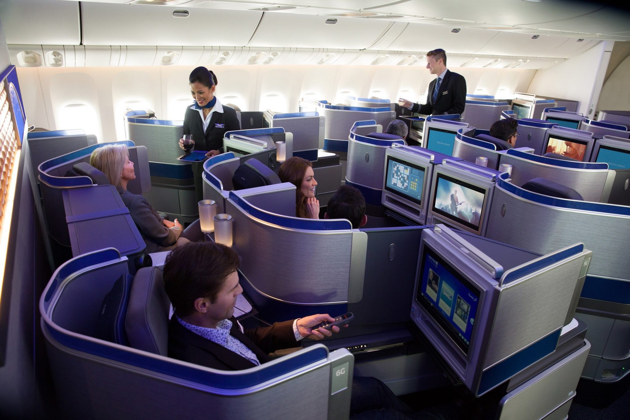 United Makes Small But Significant Change To Crewing Levels In Premium Cabin On Boeing 777 300