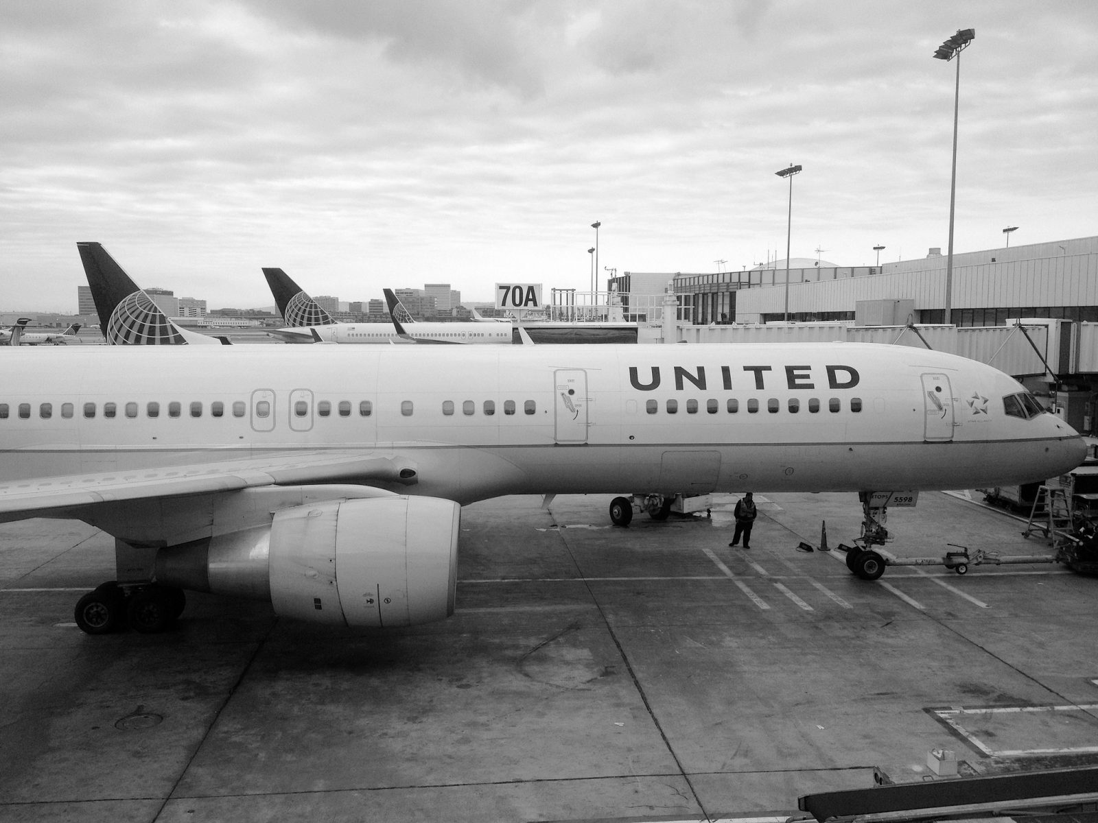 Last Call For Female Artists: A United 757 Could Be Your Canvas For Unique Art Project