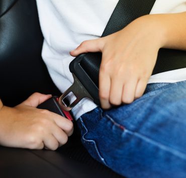 The NTSB Wants Airplane Passengers to Wear Car-Like Seat belts, No More Lap Infants