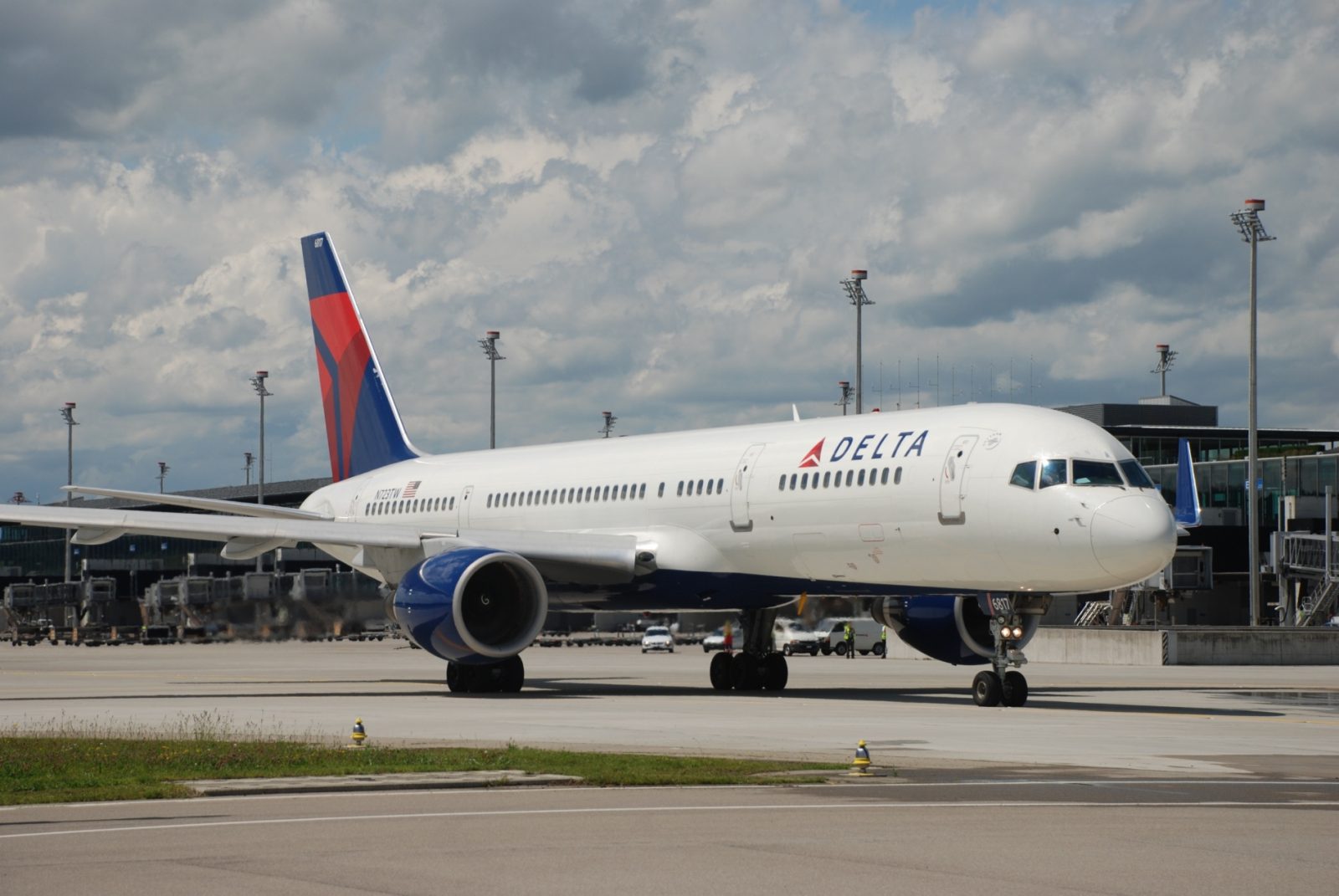 Delta Air Lines Breathes New Life Into Proposed Boeing 797 Mid-Sized Concept Plane