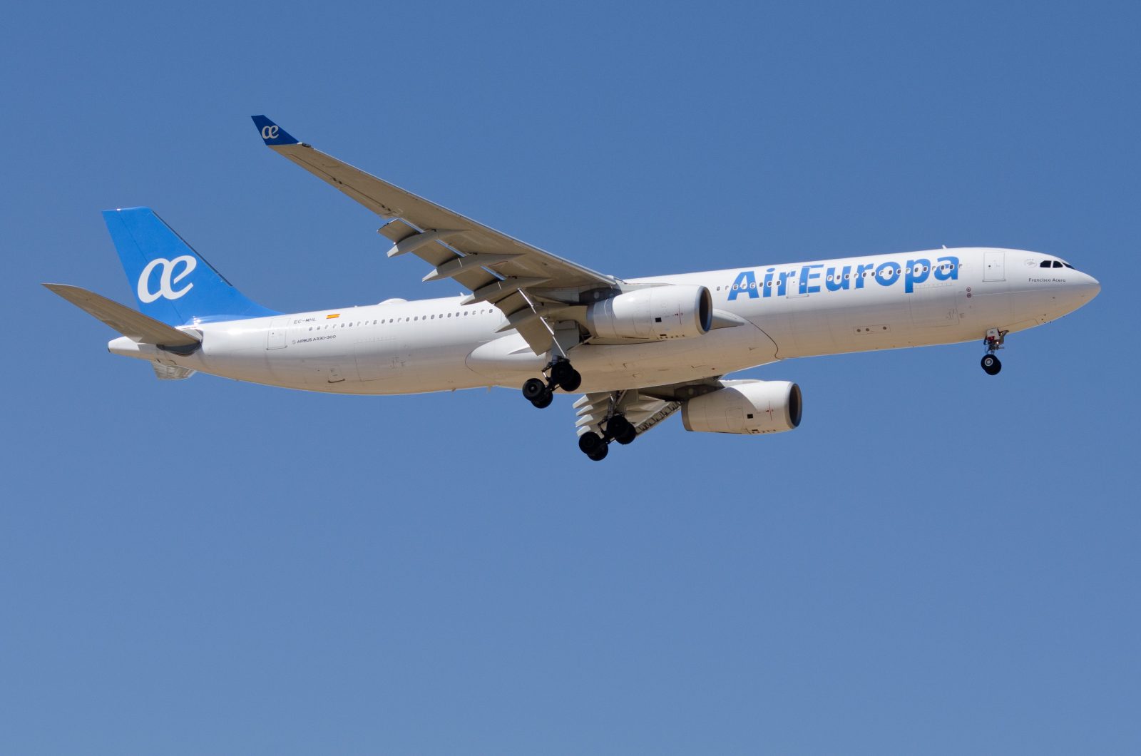 Spanish Union Demands Air Europa Cancels Carcacas Flights After Armed Robbery
