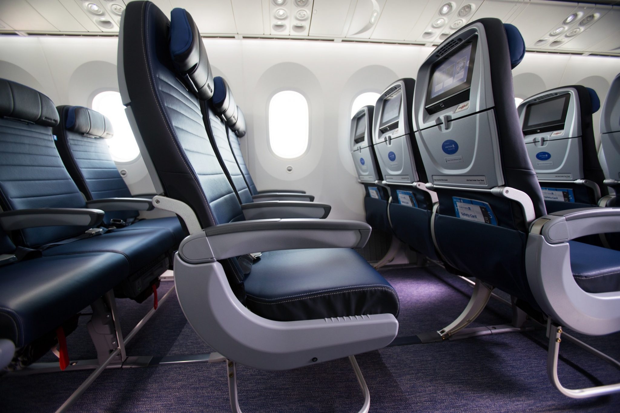 United Airlines Updates Website and App to Clearly Show ‘Windowless Window Seats’ After Class Action Lawsuit