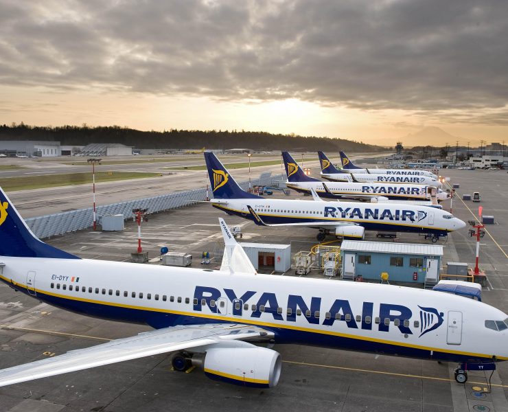 Ryanair Told it Can't Fire Pilots and Cabin Crew After it Closed Base in Eindhoven