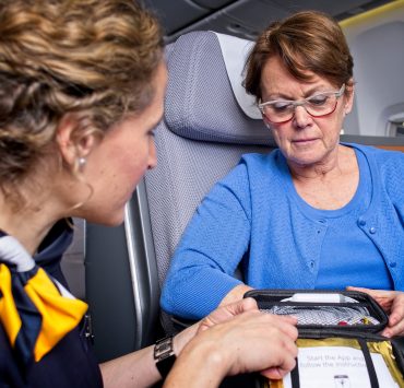 Lufthansa is Equipping its Entire Longhaul Fleet with Mobile ECG Reader