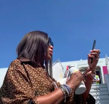 If You Only Do One Thing Today, You've Got to Watch This Video of Naomi Campbell's Airport Routine