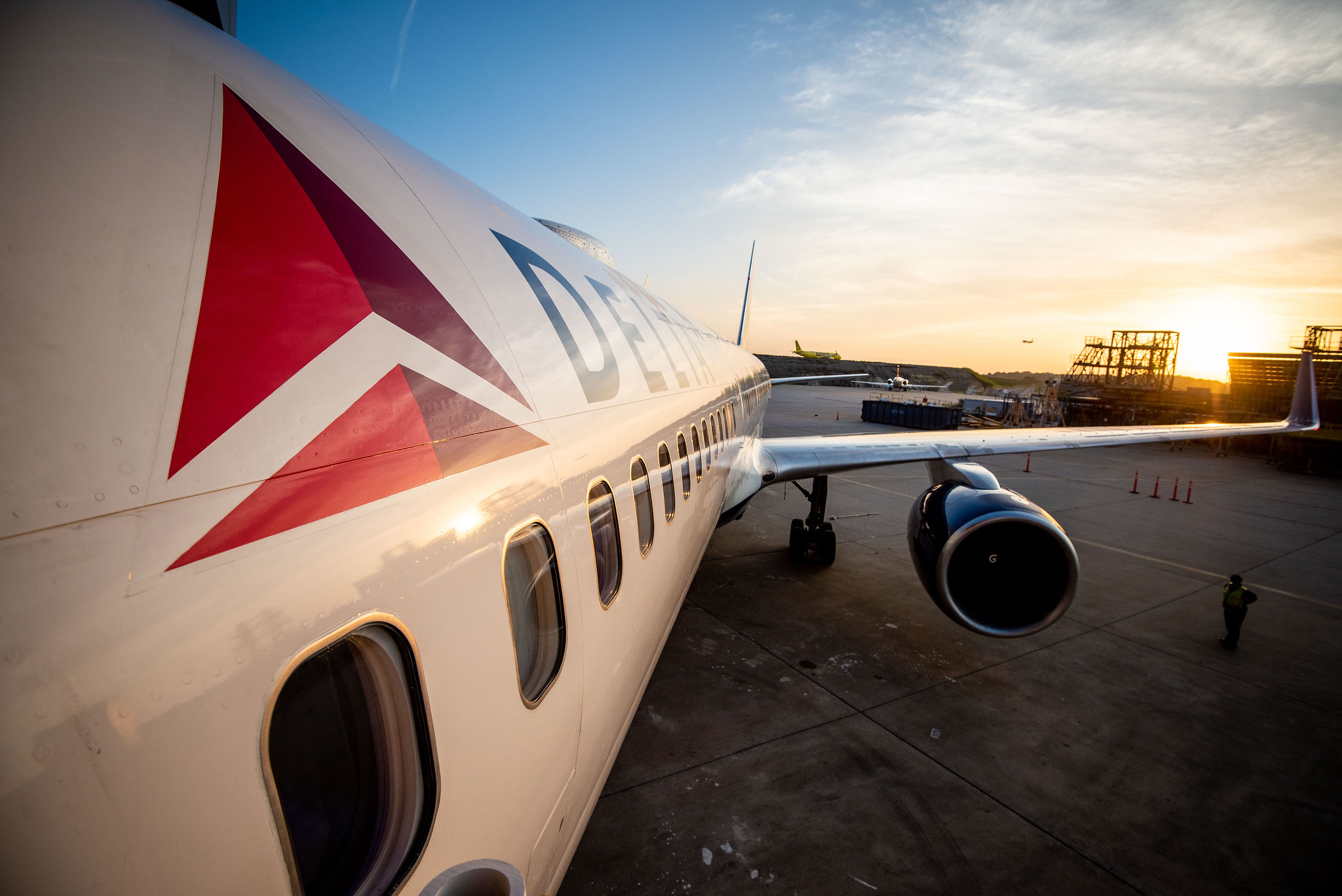 Delta Admits Staff Have Faced a "Particulary Long, Hard Summer": Announces 4% Pay Rise