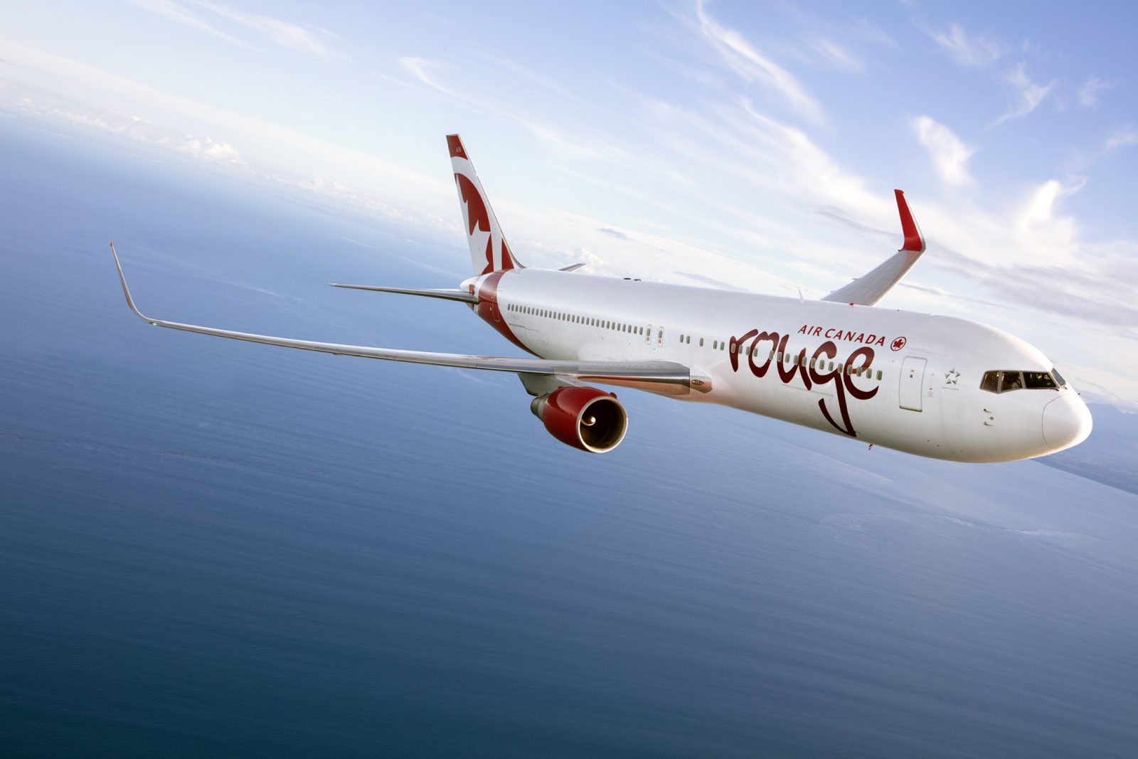 Air Canada Rouge Pilots Forced to Put On Oxygen Masks Because of "Rank Smelling" Fruit