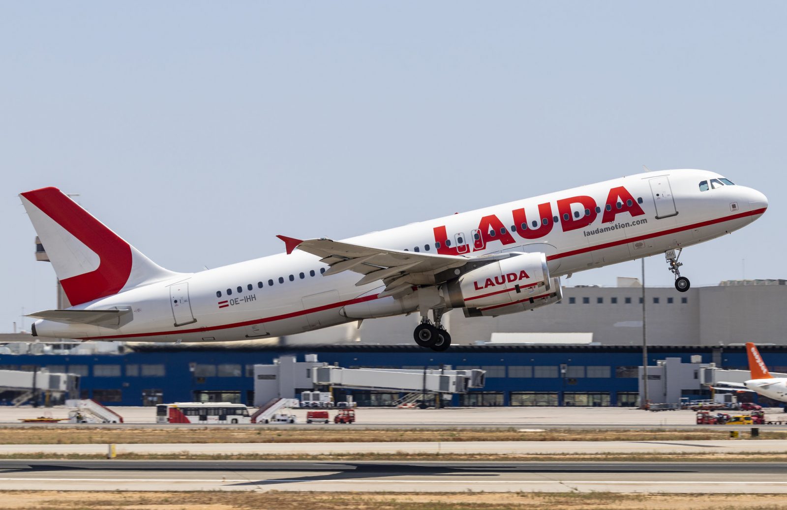 Laudamotion. Photo Credit: Marvin Mutz via Flickr