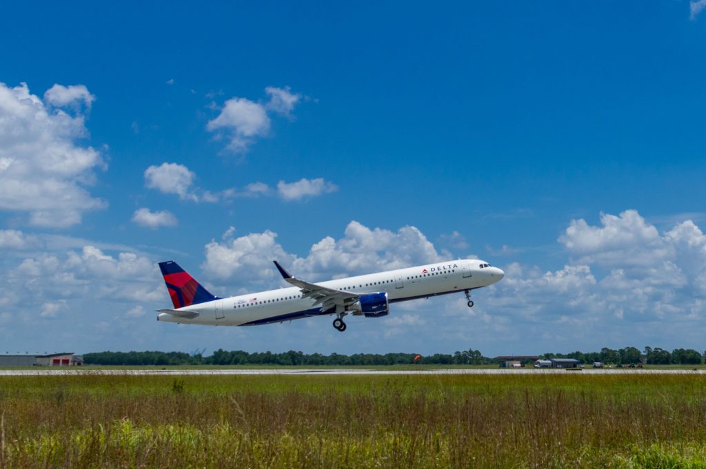 Will Delta's Record $1.6 Billion Profit Sharing Bonus Be Enough to Stop Unionizing Efforts by Flight Attendants and Ramp Workers?