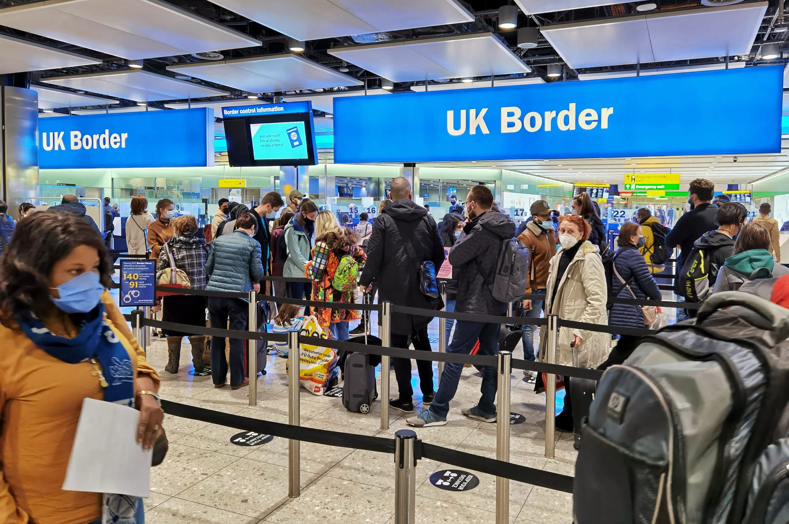 Just One Border Officer On Duty at Heathrow Terminal 5 Leads to Massive ...