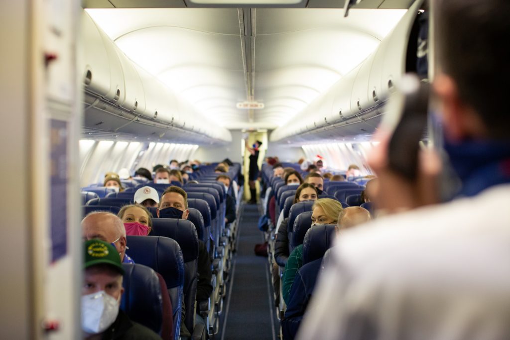 White House Demands Airlines Follow United’s Lead and Issue Vaccine Mandates