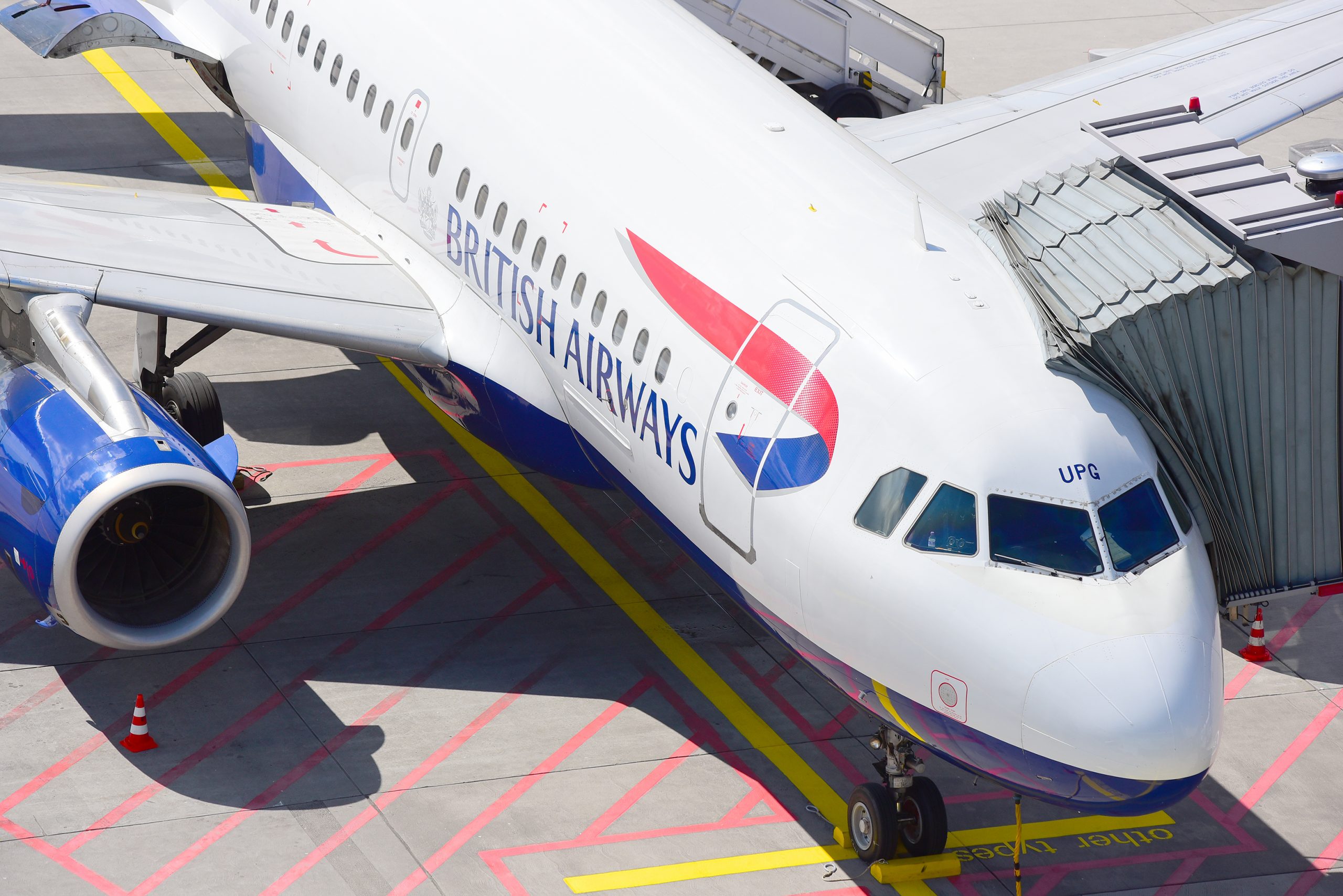 British Airways is Bringing Back Free Drinks and a Small Meal For