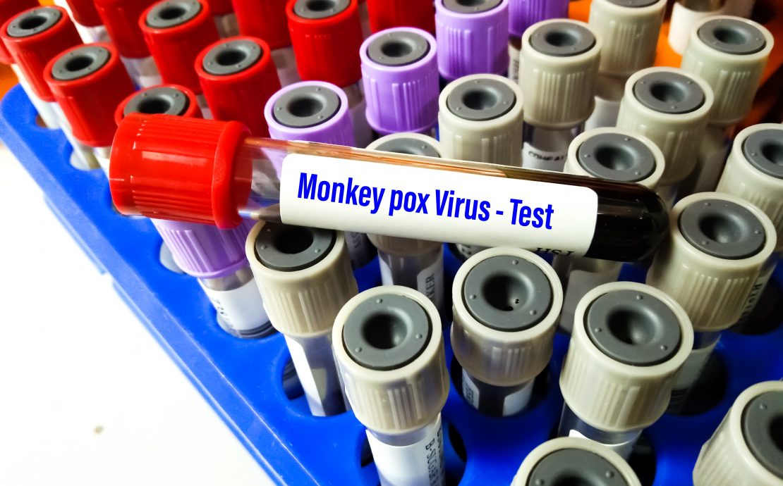 a test tubes with a tube in it
