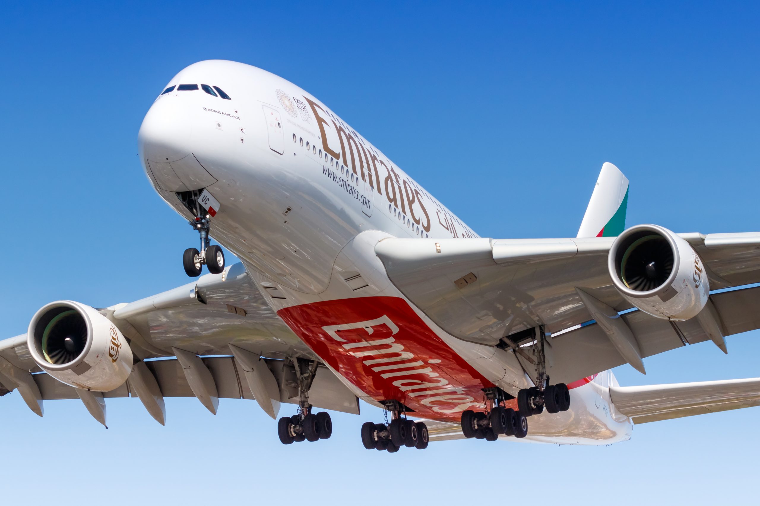 エミレーツ航空は、主力のエアバス A380 スーパージャンボを東京に送り、日本への観光客を呼び戻します。