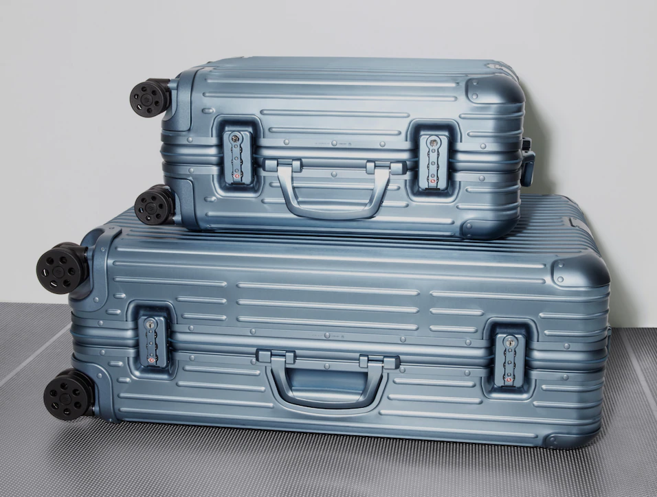 RIMOWA Original Cabin Plus Suitcase in Silver - Aluminium - Unisex