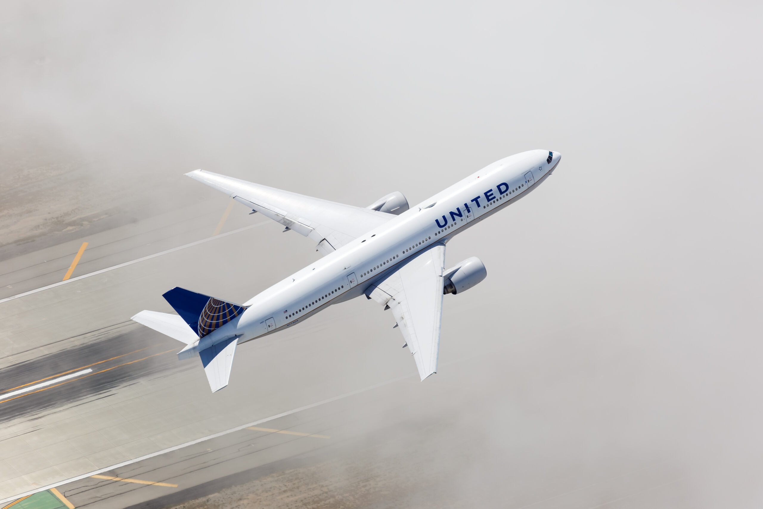United Airlines'ın 13 Saatlik Uçuşunda Yolcular Eğlencesiz Kaldı