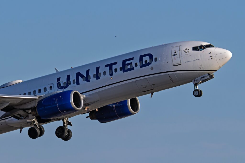 A United Airlines Boeing 737 rising in the sky