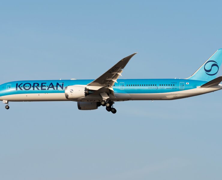 A Korean Air Boeing 787-10 Dreamliner flying in the sky