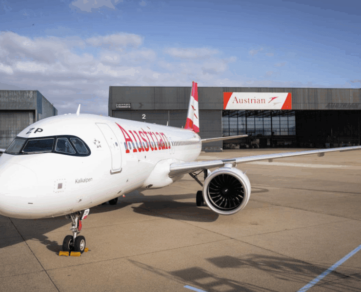 An Austrian Airlines Airbus A320neo on the tarmac