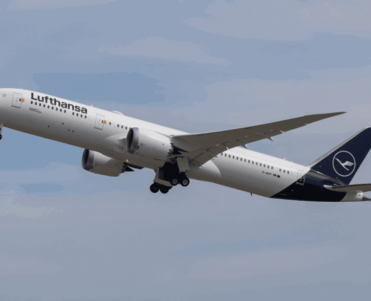 Lufthansa's first boeing 787 dreamliner featuring new allegris cabins flying in the sky