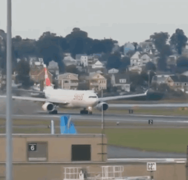 screenshot of a SWISS Air Lines Airbus A330 suffering an engine failure as it attempted to takeoff from Boston Logan Airport