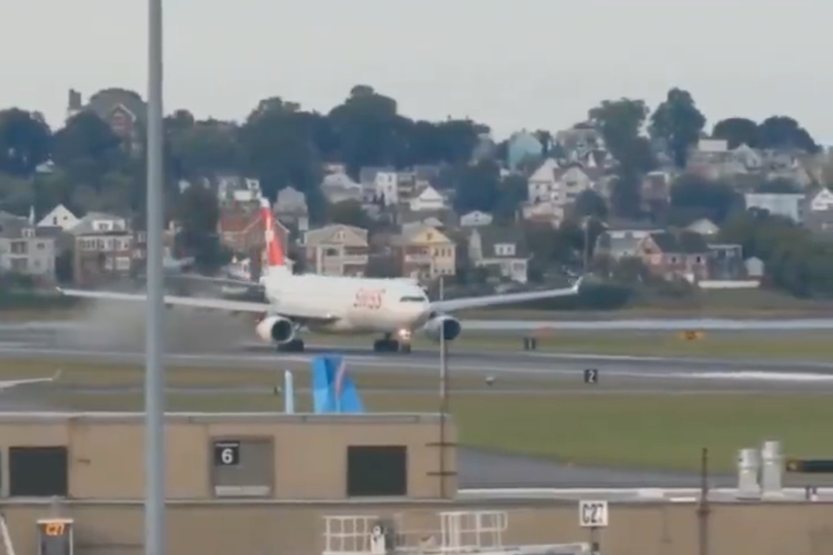 screenshot of a SWISS Air Lines Airbus A330 suffering an engine failure as it attempted to takeoff from Boston Logan Airport