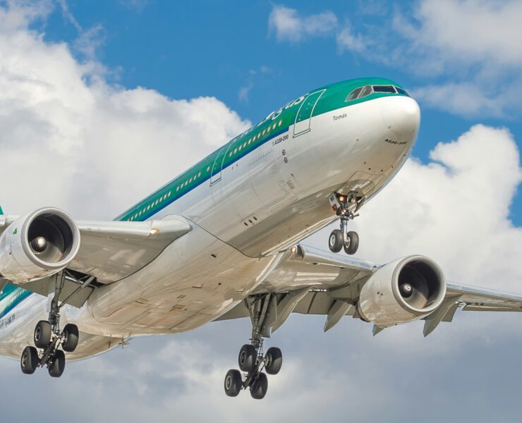 AN AER LINGUS PLANE FLYING IN THE SKY