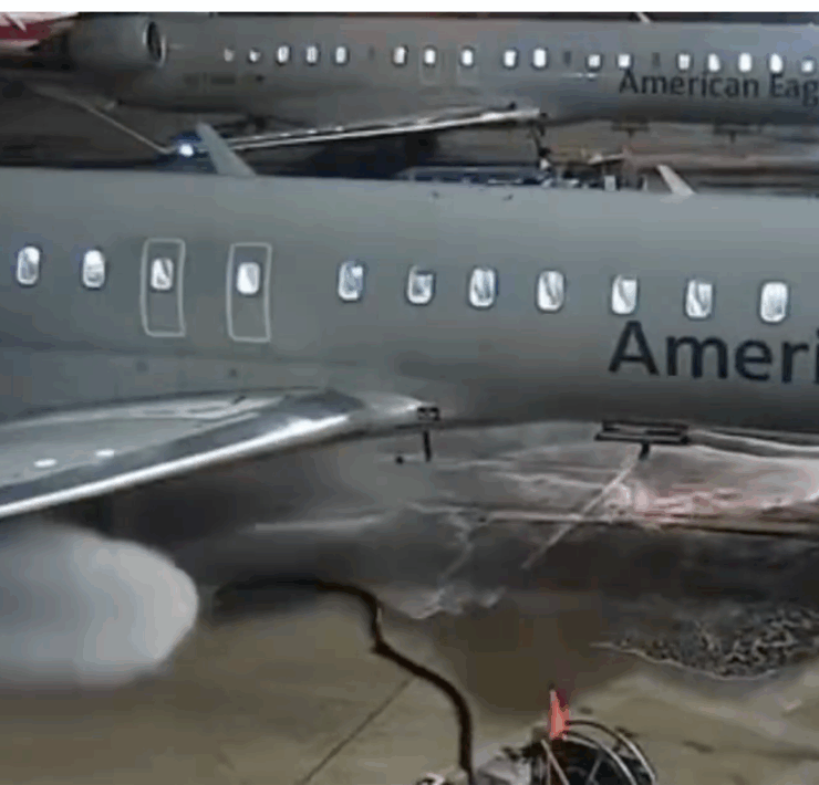 refueller loses control of hose during refuel of american eagle plane at dfw