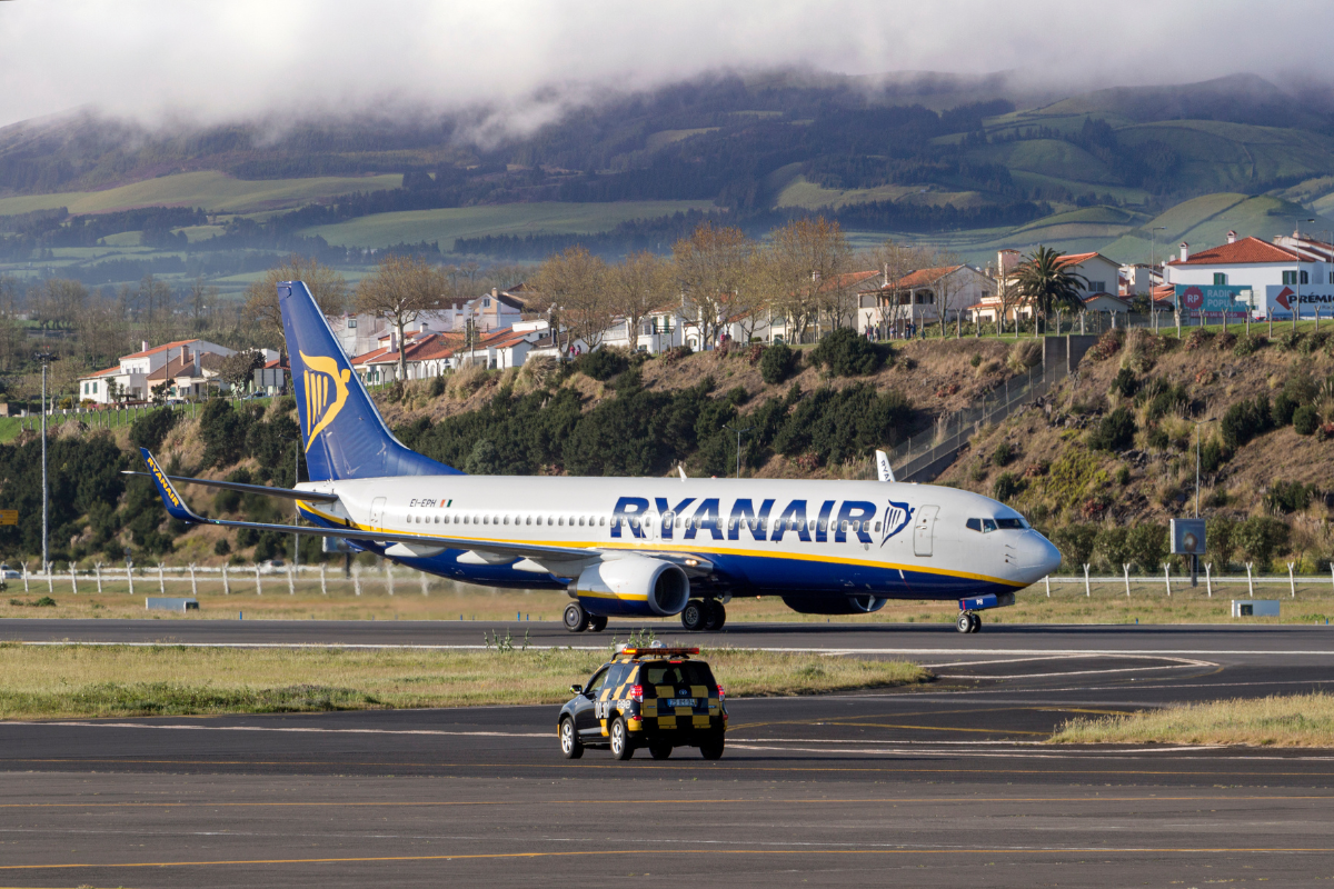 Ryanair plane in the Azores