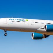 an aer lingus airbus a330 flying in the sky
