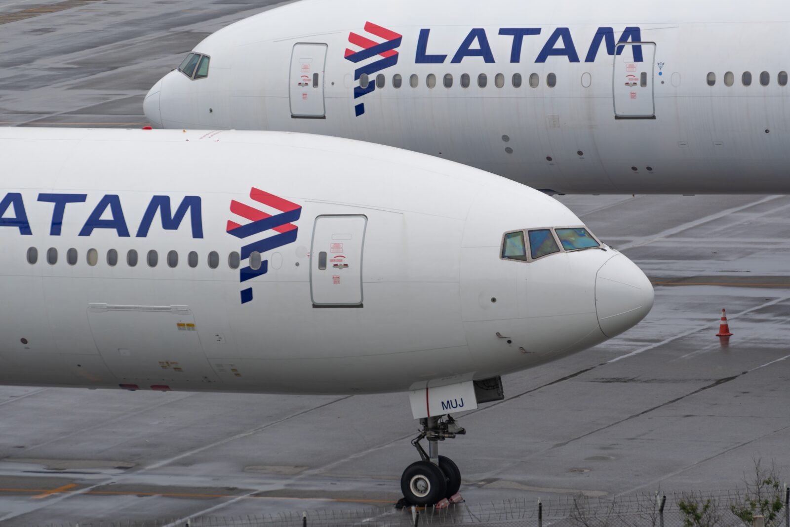 two LATAM Boeing 777s on the tarmac