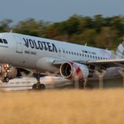 a volotea plane taking off