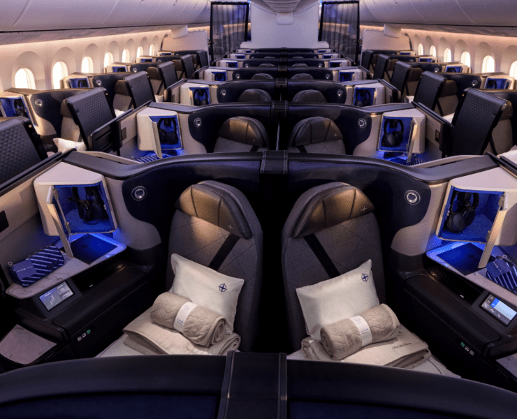 business class interior of new United Airlines Boeing 787 Dreamliner