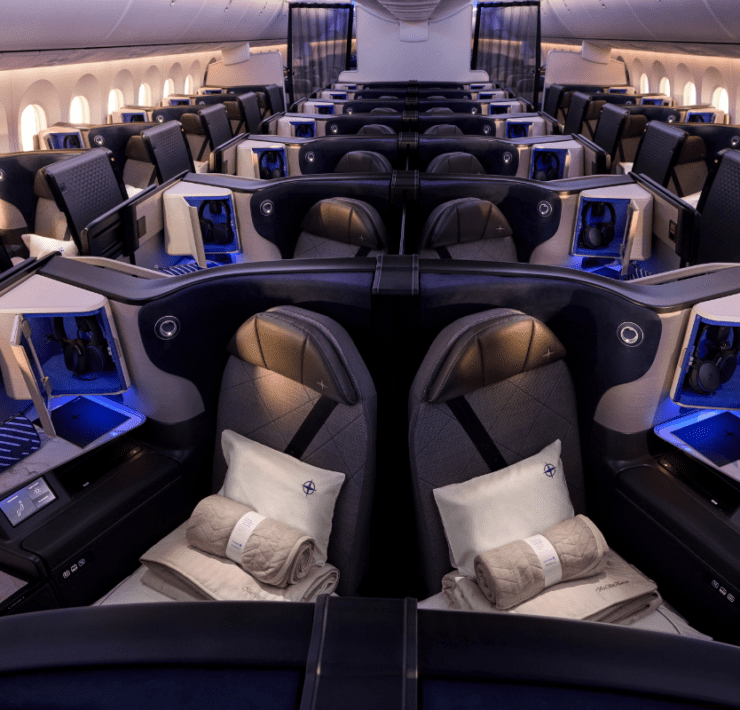 business class interior of new United Airlines Boeing 787 Dreamliner