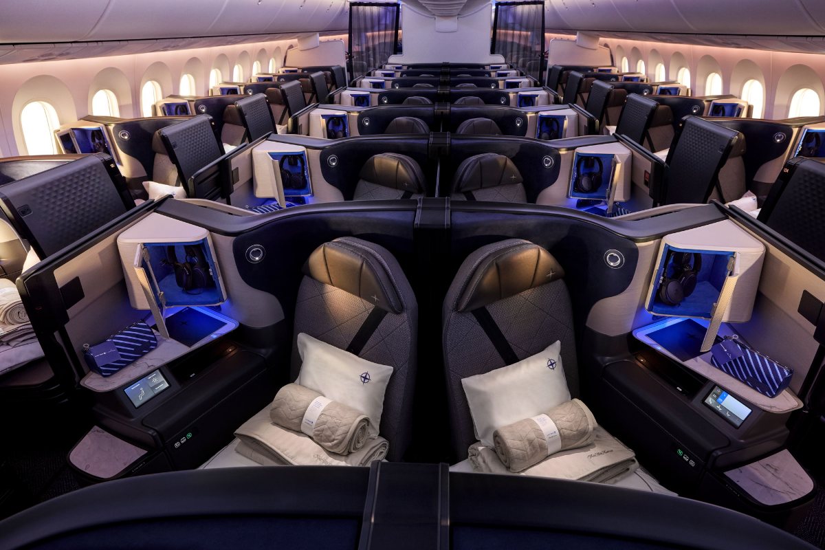 business class interior of new United Airlines Boeing 787 Dreamliner