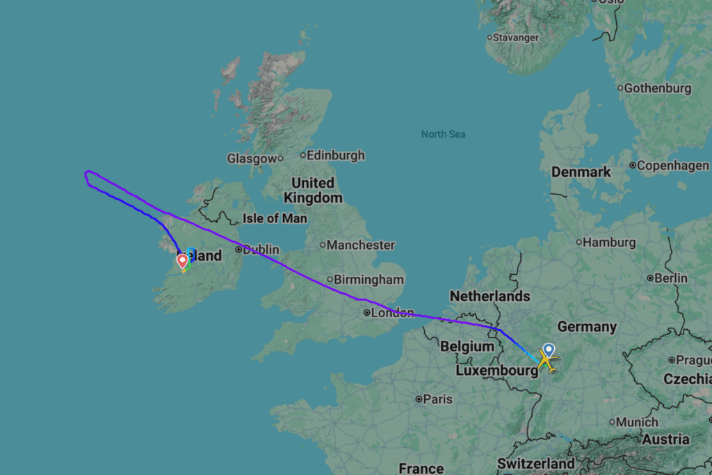 a screenshot of flight radar showing the diversion of a lufthansa flight