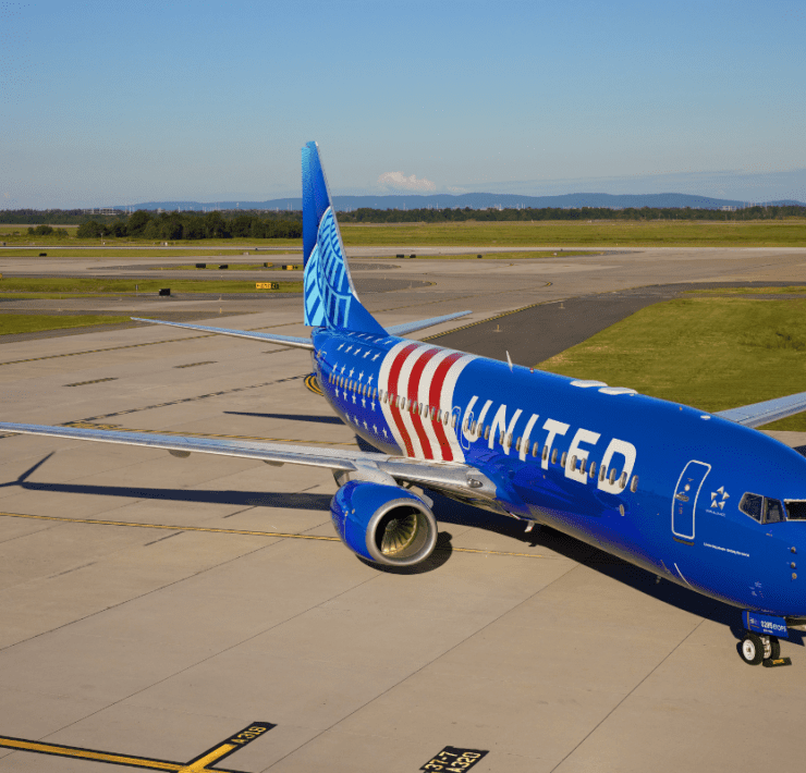 United's new America 250 stars and stripes livery on a Boeing 737