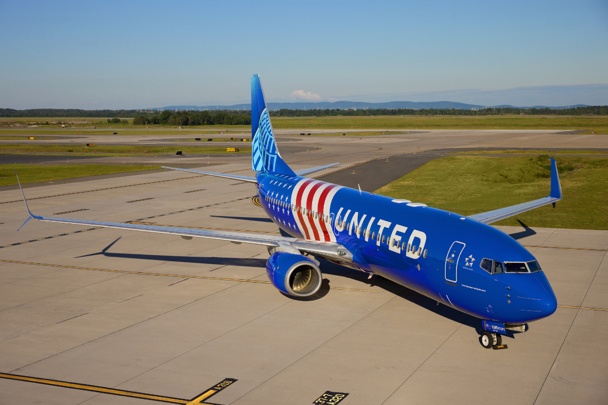 United's new America 250 stars and stripes livery on a Boeing 737