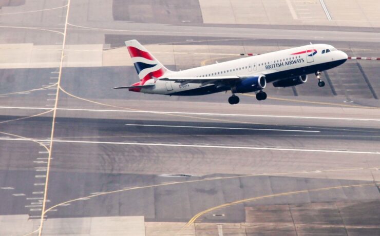 a british airways a320 taking off