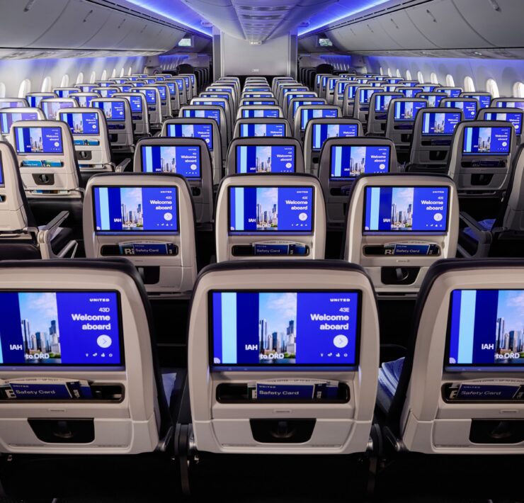 rows of united airlines economy seats on the boeing 787-9