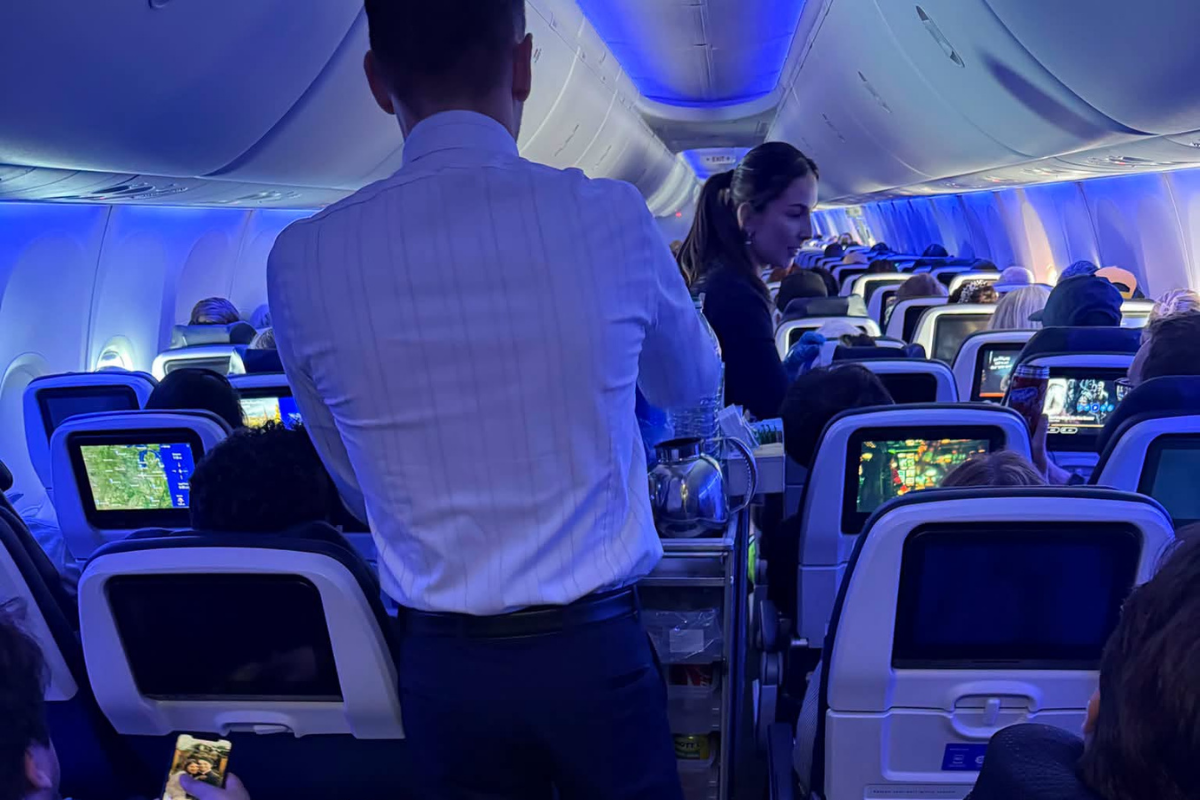 can you bring cigarettes on a plane united airlines August 5th, 2025: flight from San Francisco to Cancun faced an unexpected delay after a passenger was caught smoking in the aircraft's front restroom. According to reports, the pilot History of the Airline Smoking