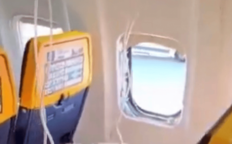ryanair window blowout