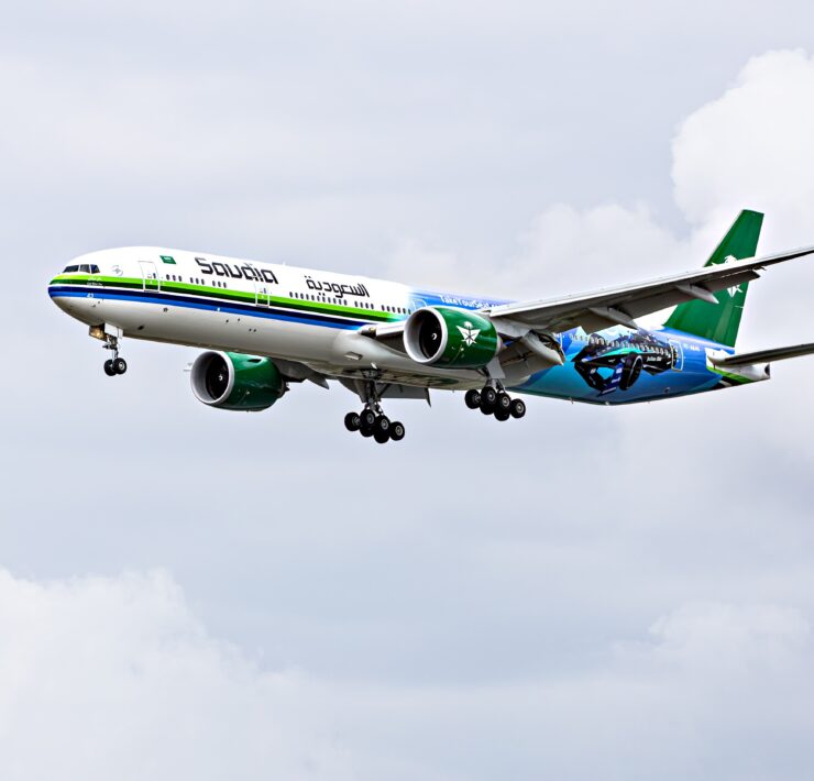 saudia airlines boieng 777 flying in the sky